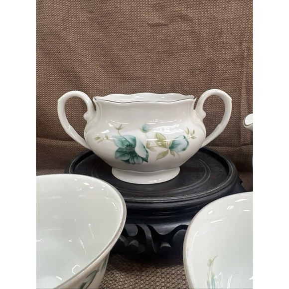 VTG Favolina Wawel Blue Morning Flower Set. 2 Cups, Sugar bowl, Creamer (135) - Picture 3 of 11